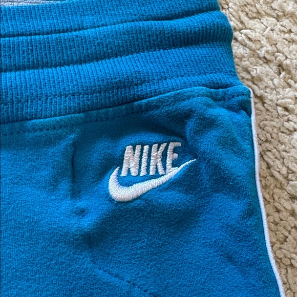 Nike Athletic shorts - Picture 3 of 12